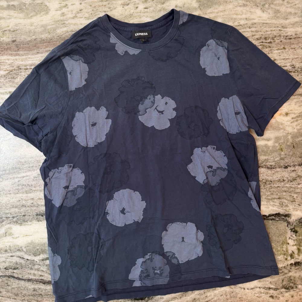 Express Men's Dark Blue Floral Tee